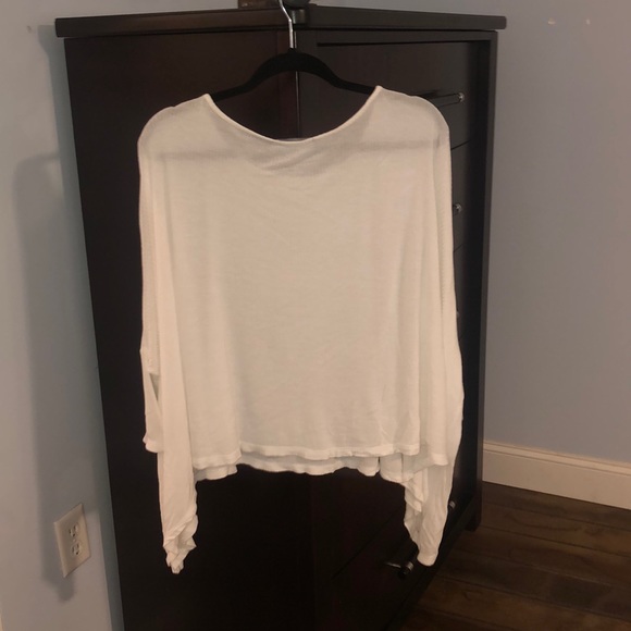 CHERISH - Flowy White Shirt - Picture 2 of 5